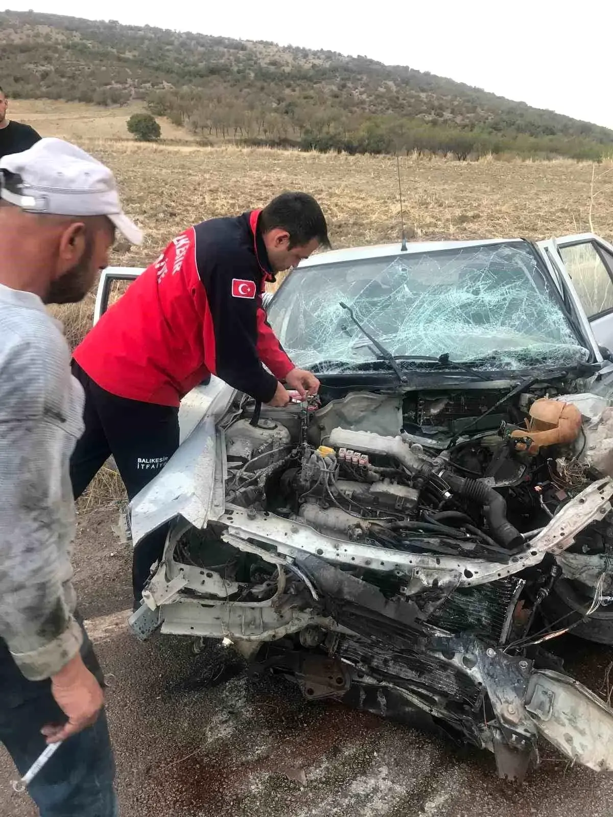 Balıkesir’de Çift Taraflı Trafik Kazası: 2 Yaralı
