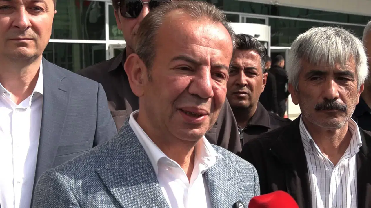 Nefret ve ayrımcılık suçlamasıyla yargılanan Tanju Özcan’ın duruşması ertelendi