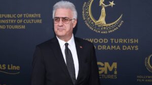 tamer karadagli umuyorum ki cok yakinda oscar sahnesinde de yerimizi alacagiz QWDf5RLL.jpg